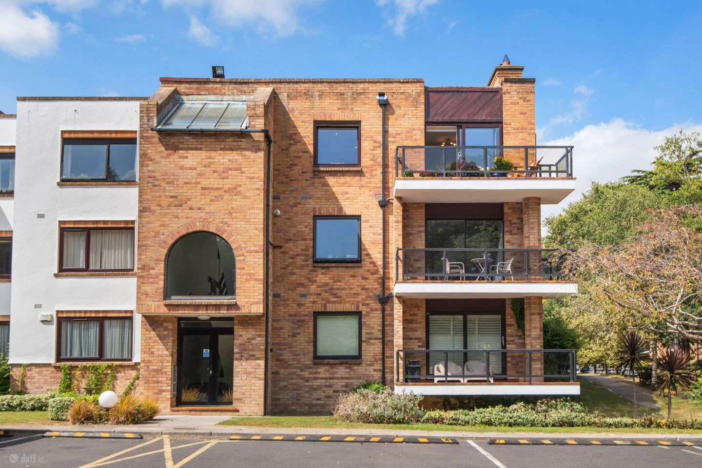 Apartment 33, The Elms, Mount Merrion Avenue, Blackrock, Co. Dublin, A94NR70 — photo 1