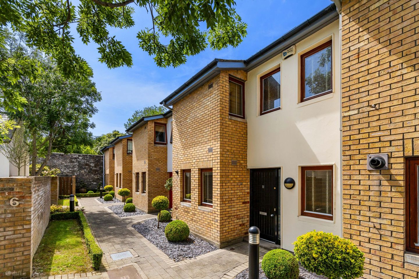 House 11, 150 Howth Road, Clontarf, Dublin 3, D03 RC62 — photo 1