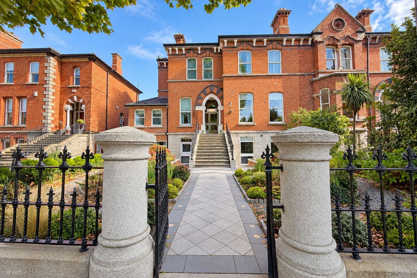 Roxford Lodge Hotel, 46 Northumberland Road, Ballsbridge, Dublin 4, D04V303 — photo 1