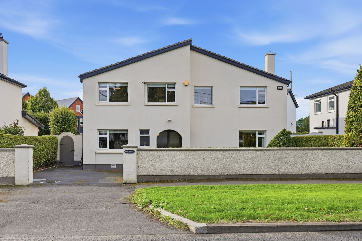 "Dunlewey", 2 Station Road, Sutton, Dublin 13, D13XY66 — photo 1