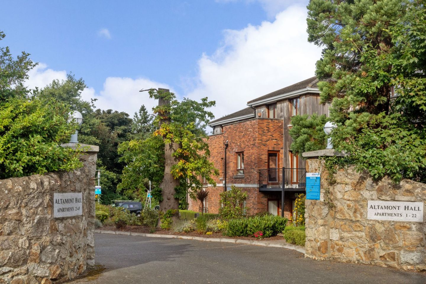 Apartment 11, Block A, Altamont Hall, Dundrum, Dublin 14, D14ND23 — photo 1