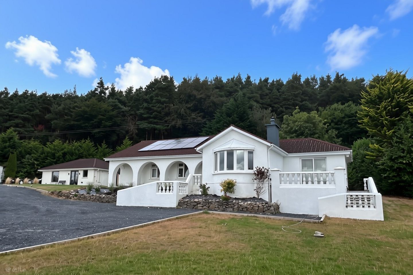 Cahir Abbey Upper, Mountain Road, Cahir, E21W889 — photo 1