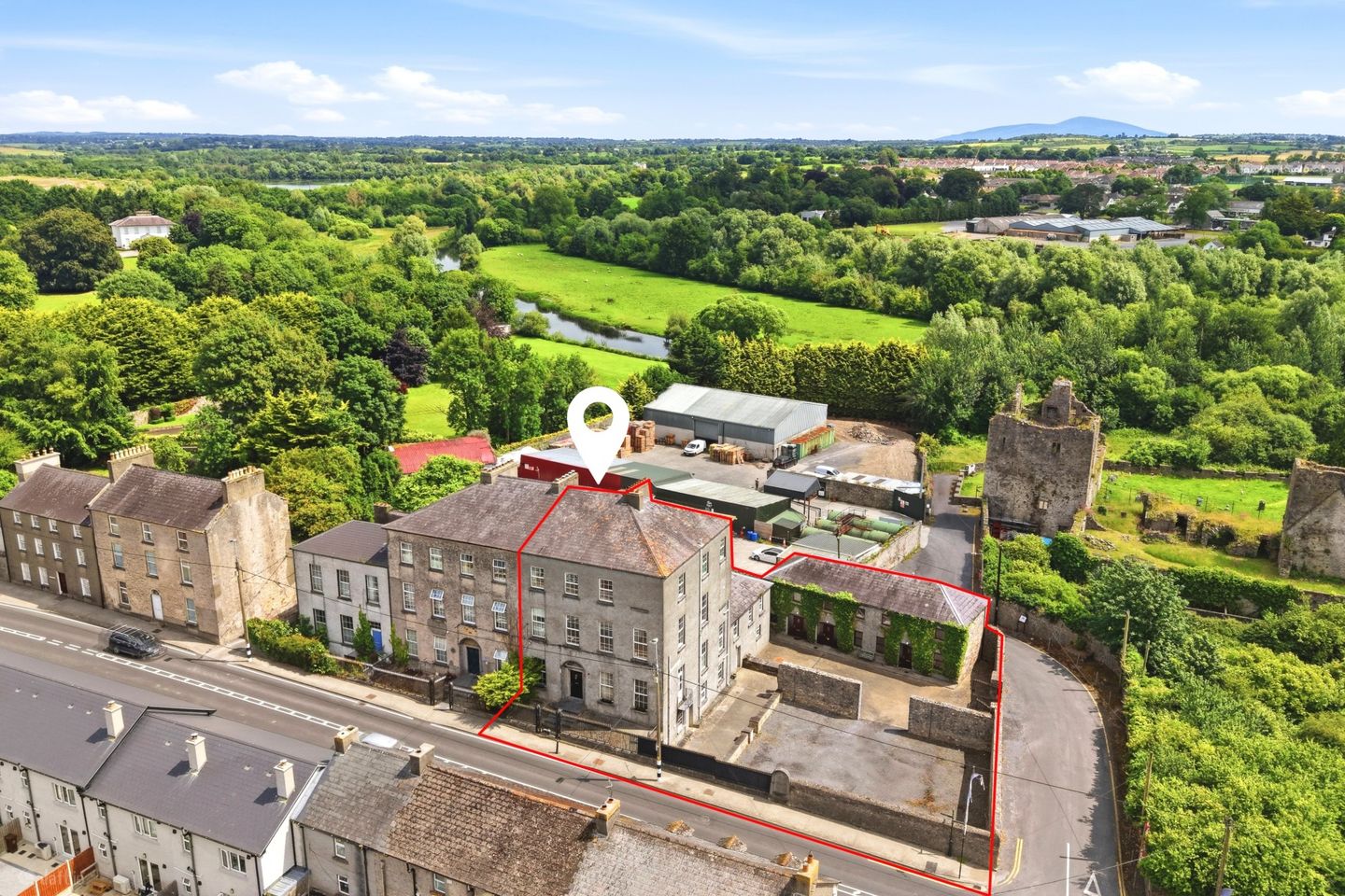 Abbey House, Abbey Street, Cahir, Co. Tipperary, E21 K354 — photo 1