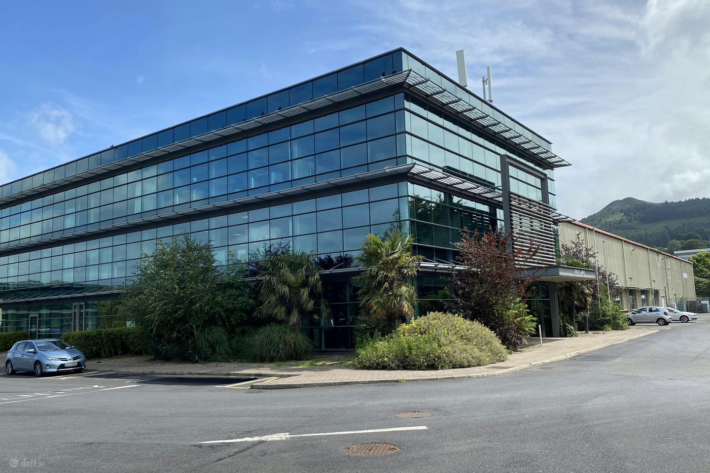 Former Oriflame Facility, IDA Business Park, Southern Cross Road, Bray, Co. Wicklow — photo 1