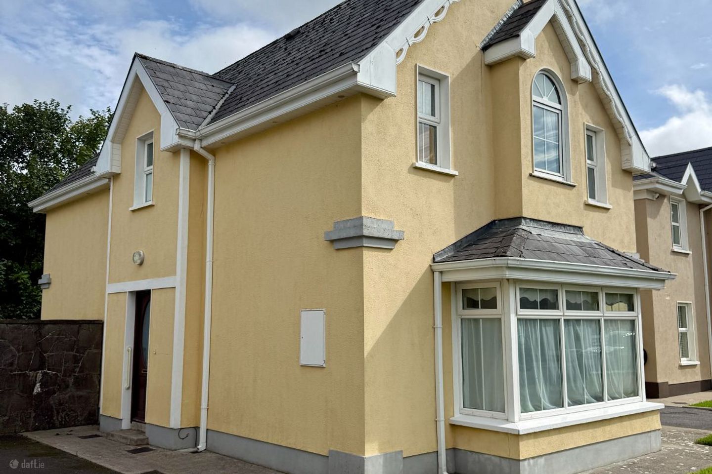 2 Powers Court, Tulla, Ennis, O'Callaghans Mills, Co. Clare, V95XR83 — photo 1