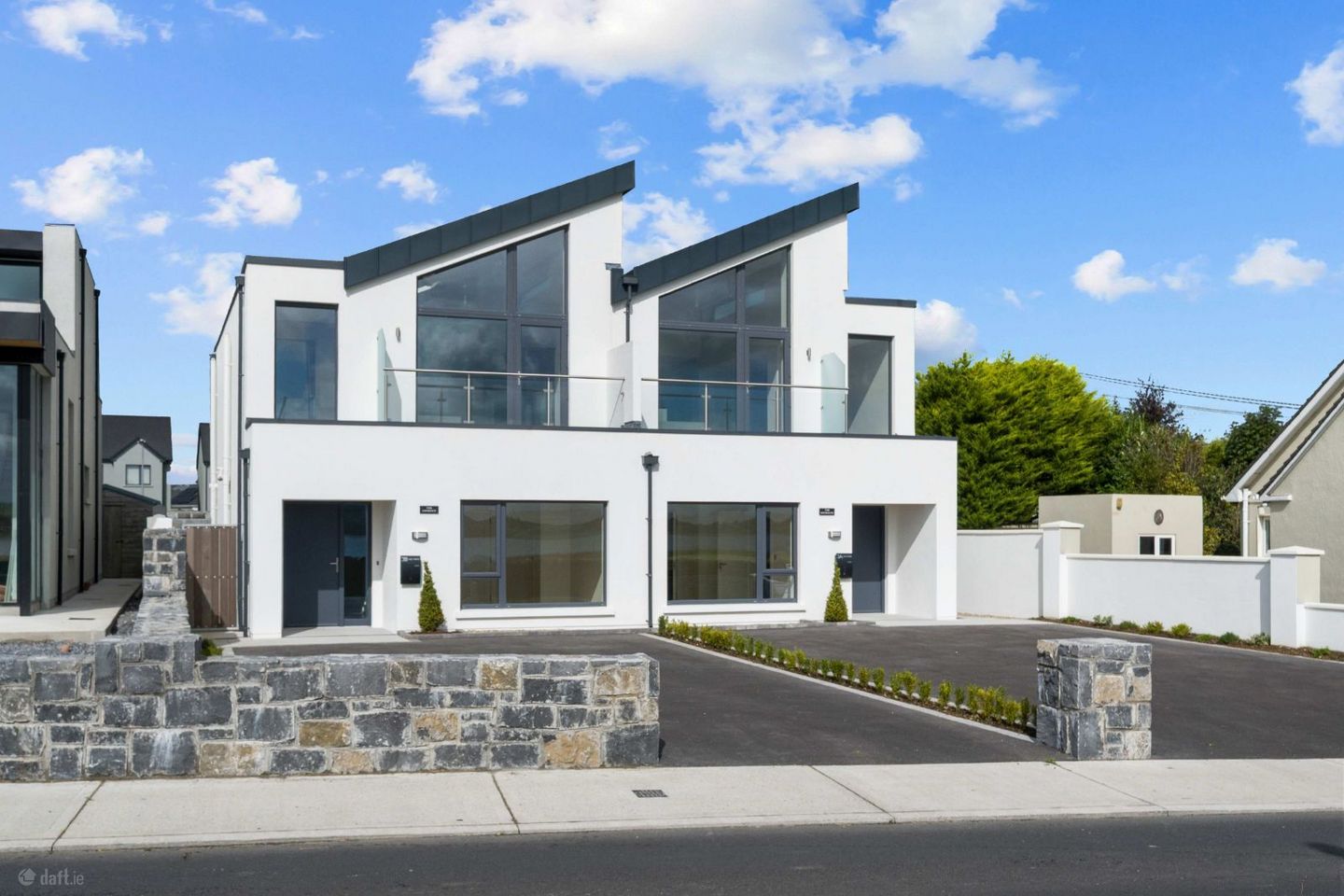 The Lookout, Gort Road, Loughrea, Co. Galway, H62TN50 — photo 1