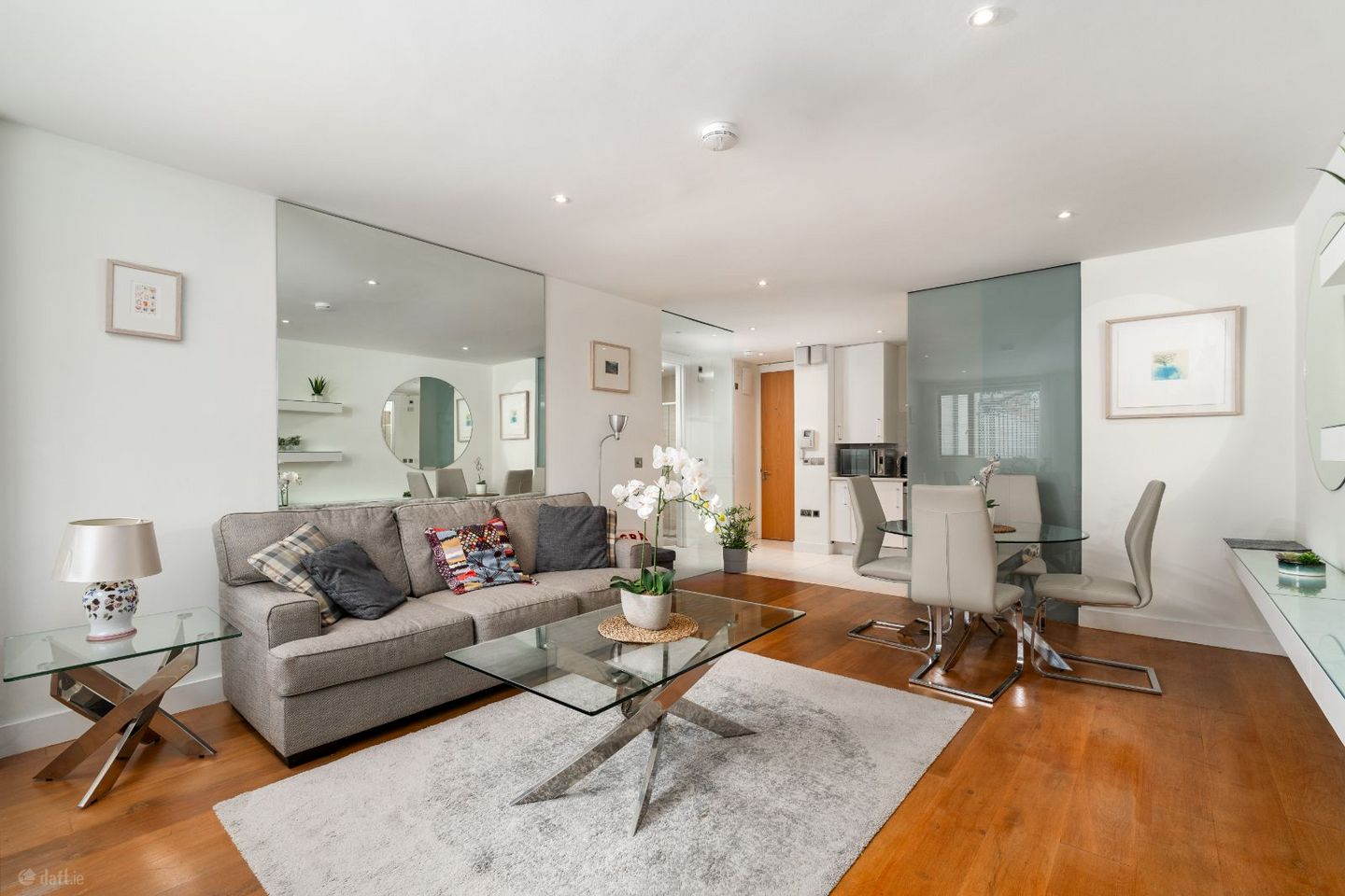 Apartment 1, 18 Baggot Street Lower, Dublin 2 — photo 1