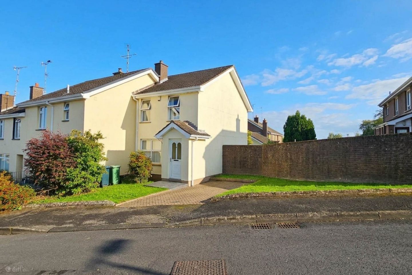 67 Lisgoole Park, Enniskillen, Co. Fermanagh — photo 1