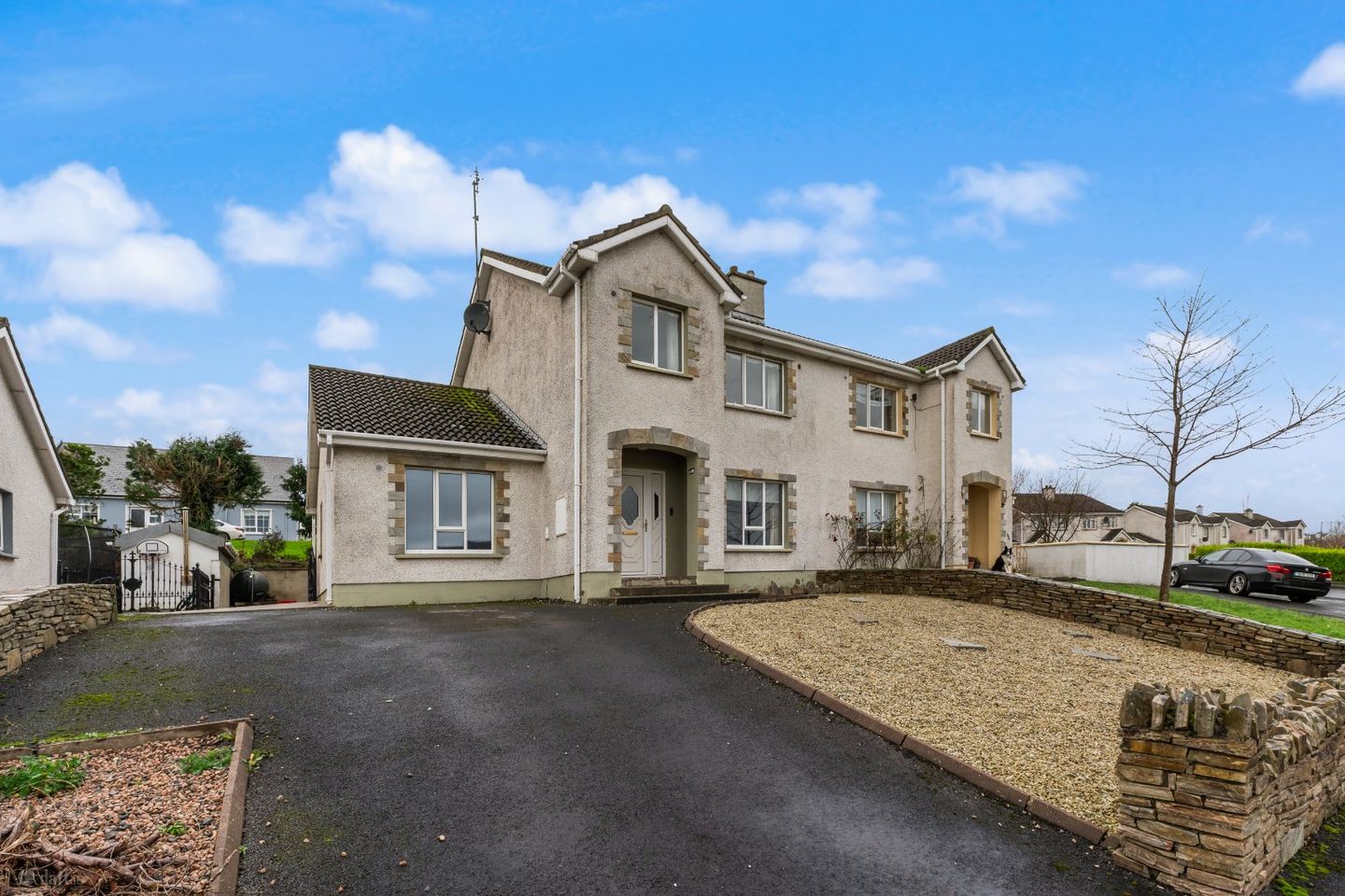 24 Parkhead, Killybegs, Co. Donegal, F94XW71 — photo 1