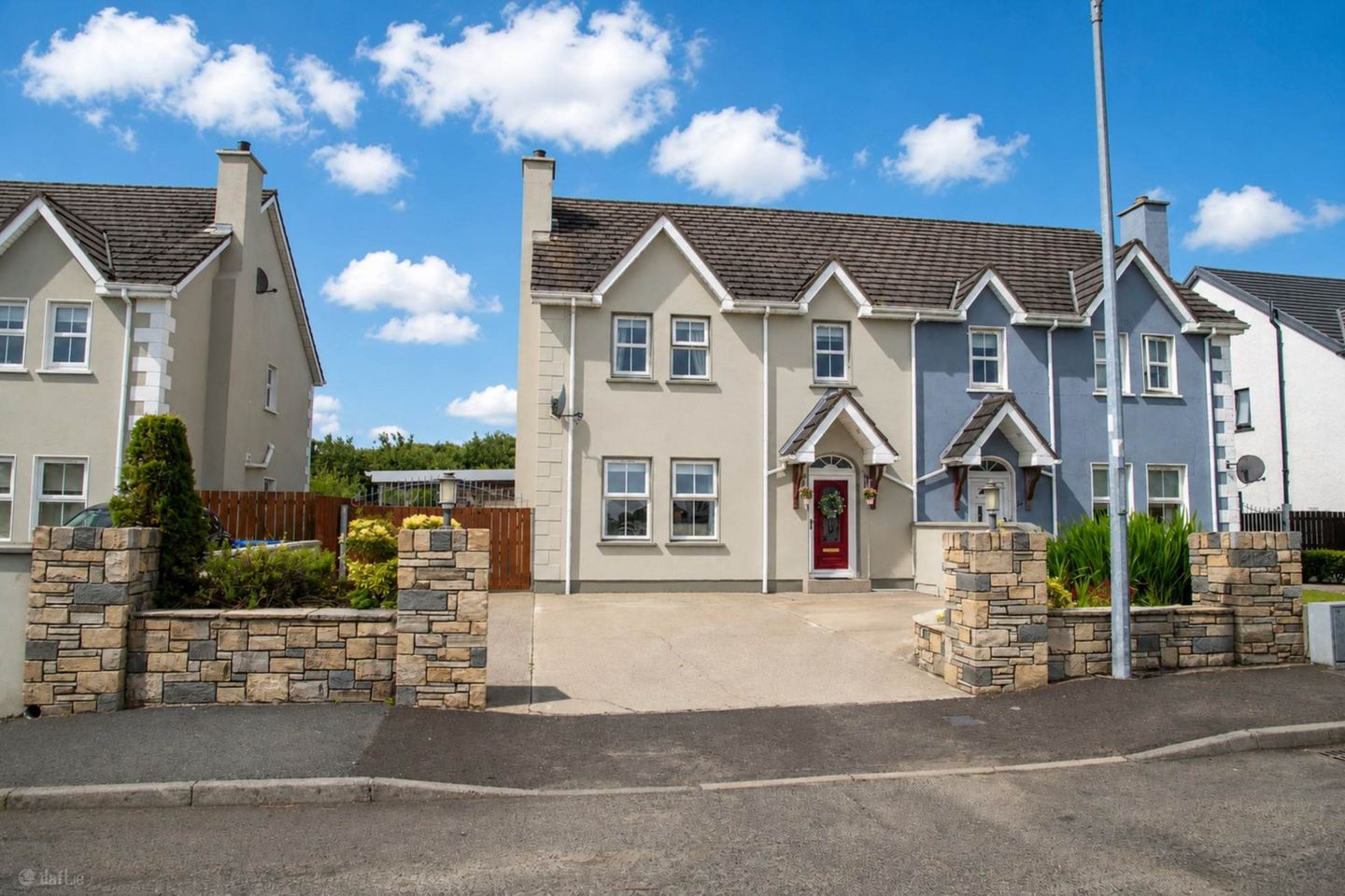 15 Elm Park, Ballymagan, Buncrana, Co. Donegal, F93HF80 — photo 1