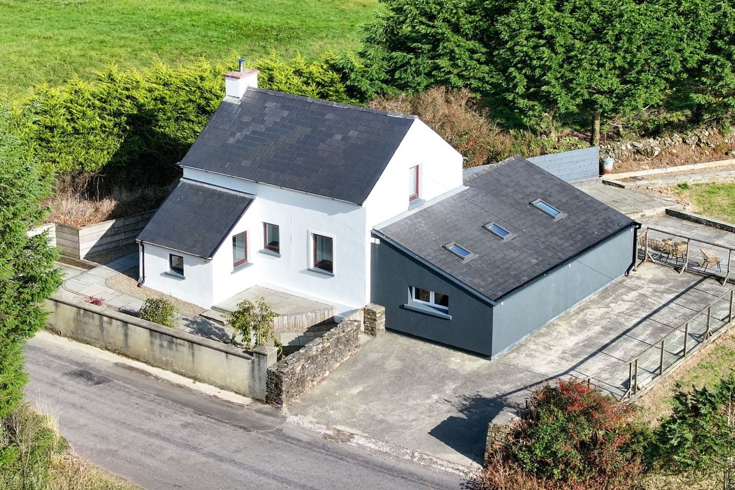 Ebor Cottage, Drinagh, Skibbereen, Co. Cork, P47XK35 — photo 1