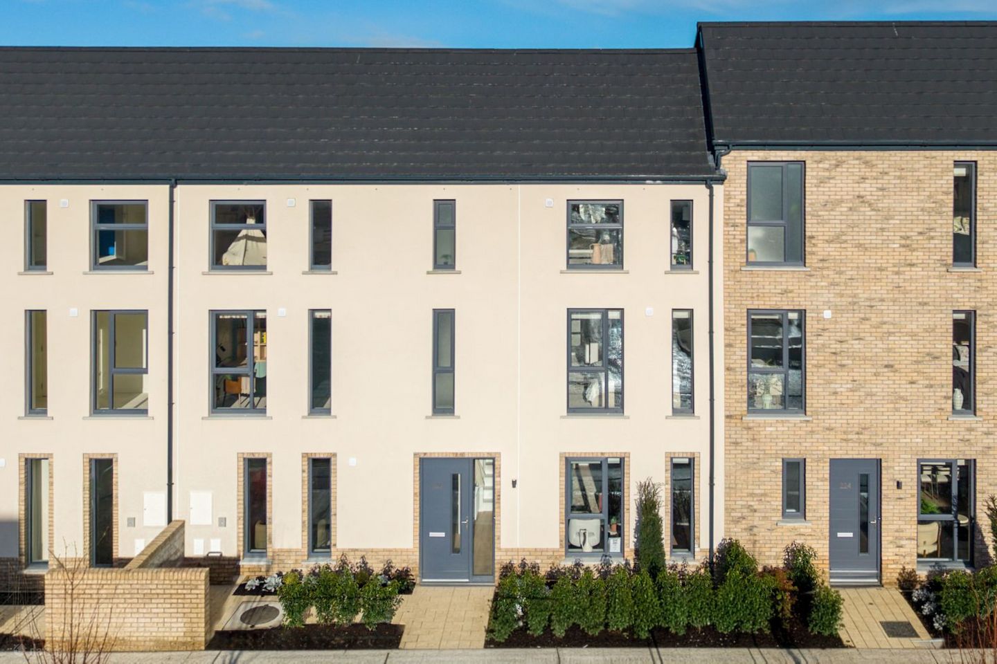 The Orient, 4 Bed House, Redford , Adamstown, Co. Dublin — photo 1