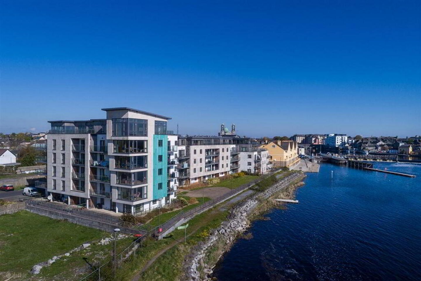 No 22 Bastion Quay, Deerpark Road, Athlone, Co. Westmeath, N37W596 — photo 1