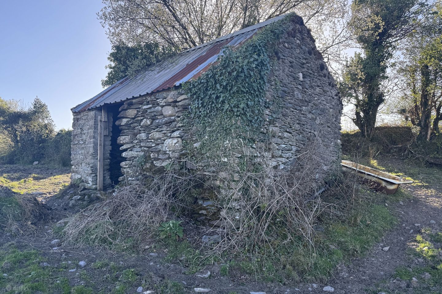 Lands & Ruin, Ardsheelhane West, Sneem, Co. Kerry — photo 1