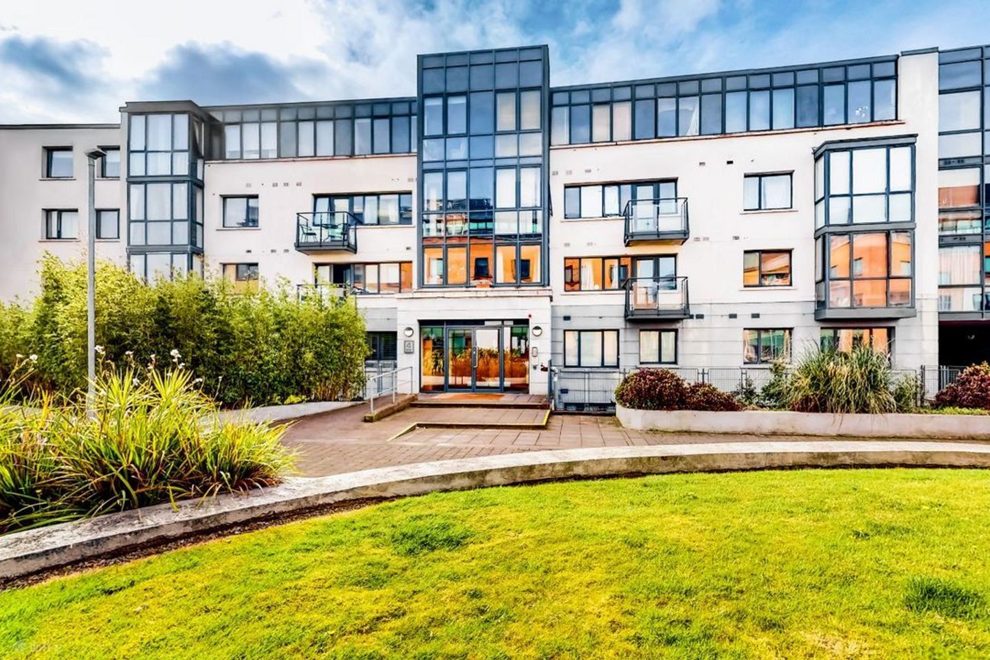 Apartment 126, Block 4, Parkgate Place, Kilmainham, Dublin 8, D08R584 — photo 1