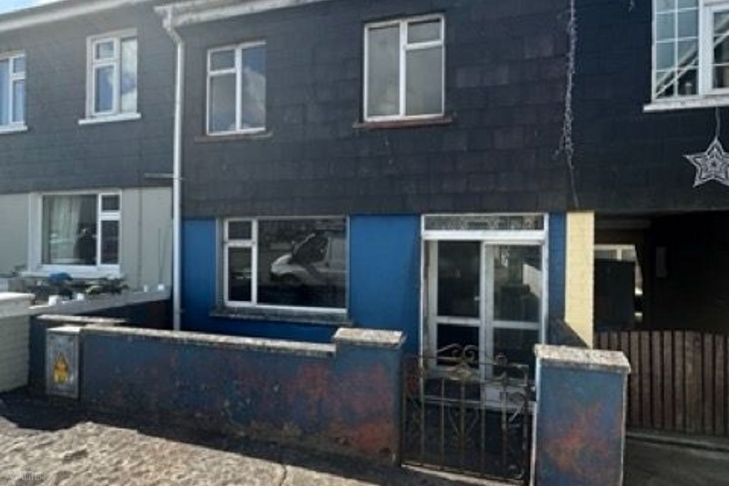 13 Springfield Park, Cobh, Cobh, Co. Cork, P24RV08 — photo 1