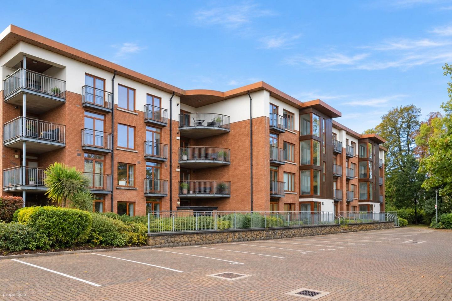 Apartment 1, Kingston Hall, Harold`s Grange Road, Dublin 18, Co. Dublin, D18VP64 — photo 1
