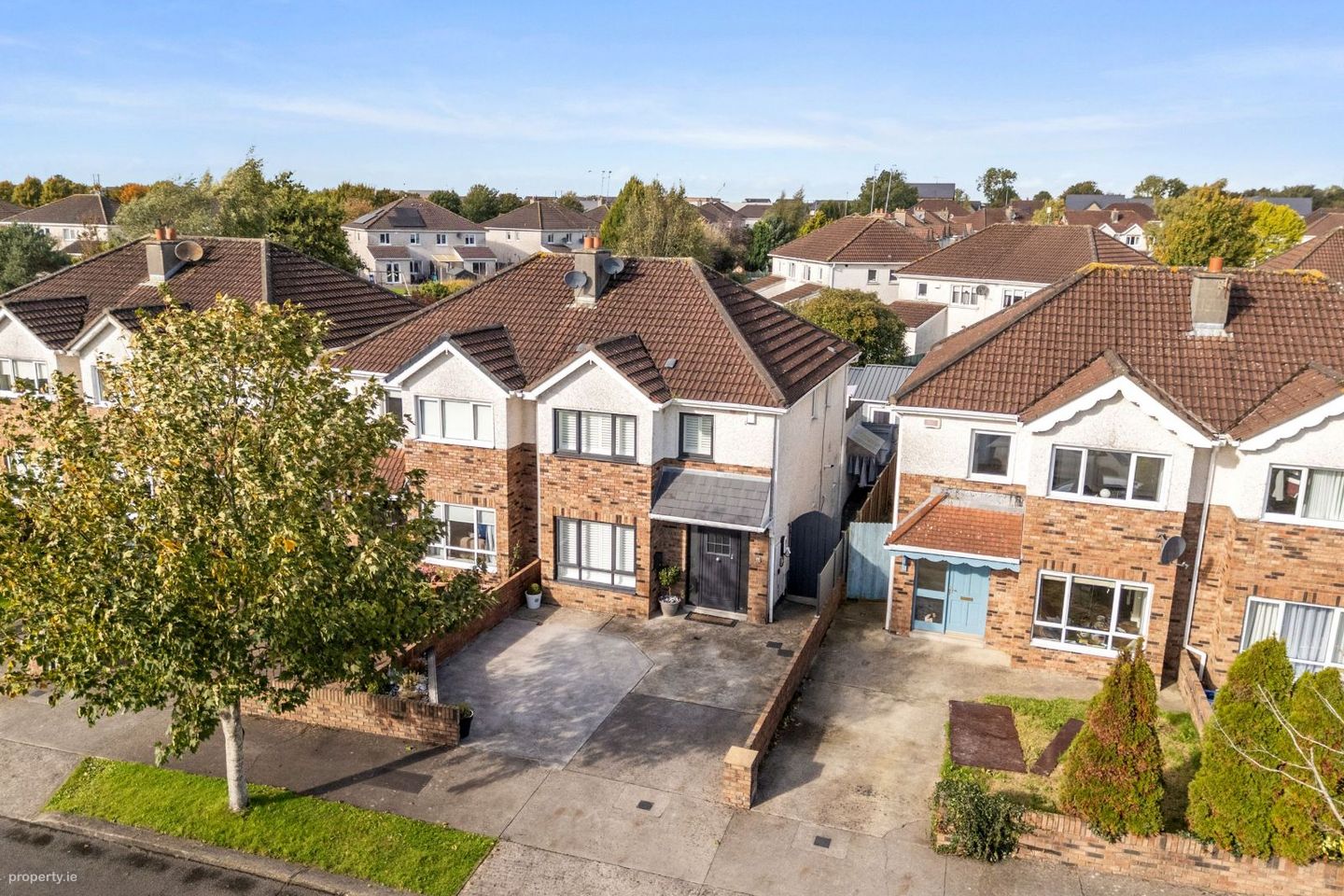 16 Tara Court Park, Navan, Co. Meath, C15X7Y4 — photo 1