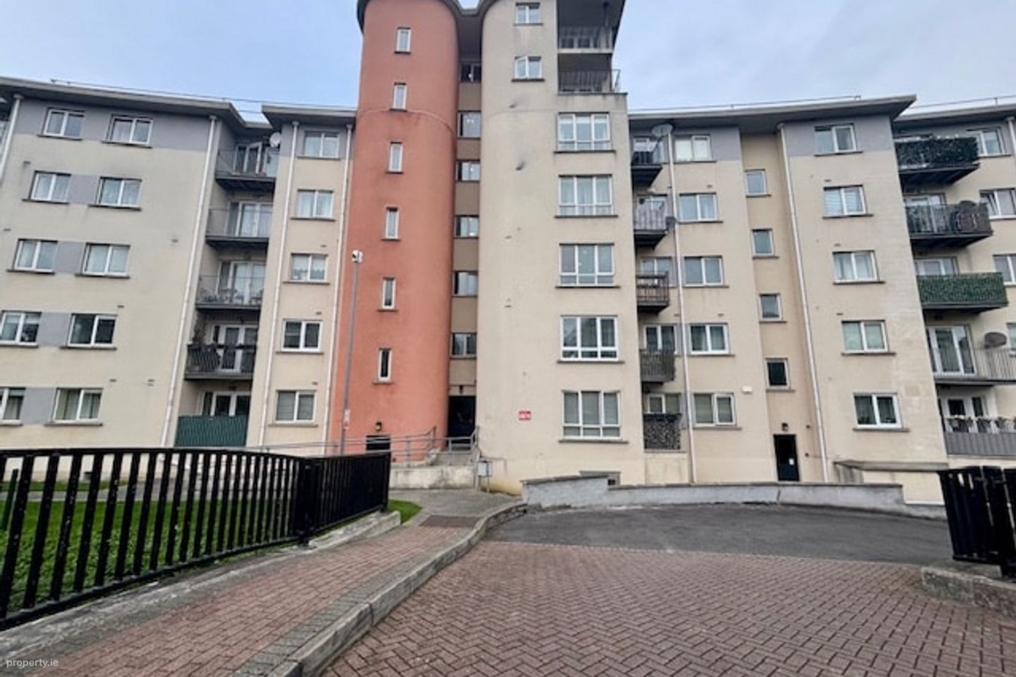 Aras Na Cluaine, Clondalkin, Dublin 22 — photo 1
