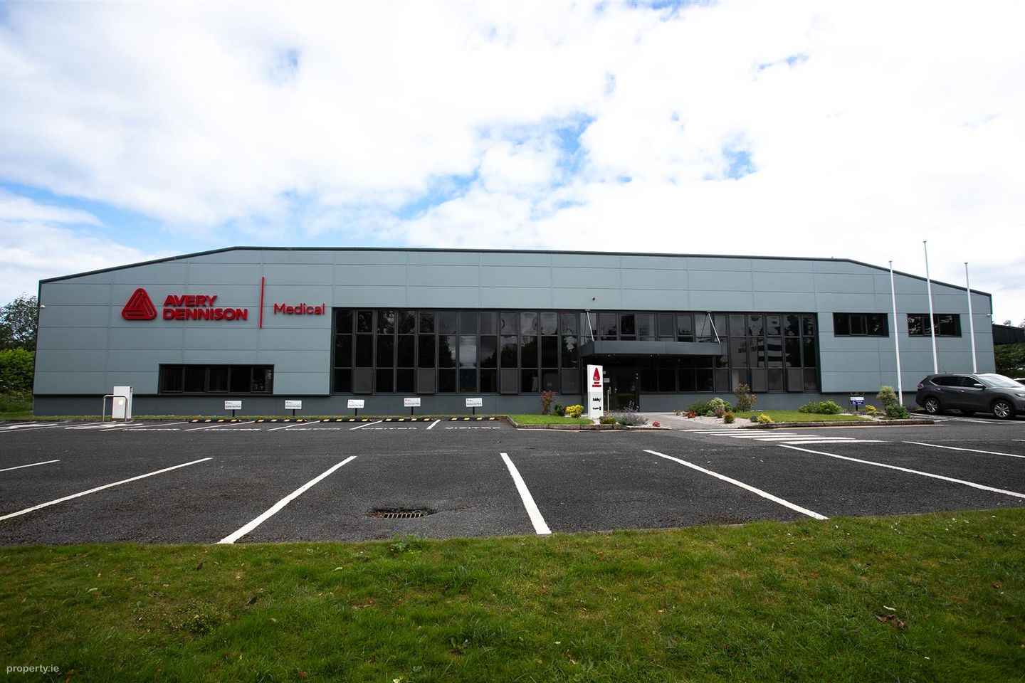 AVERYDENNISON-2