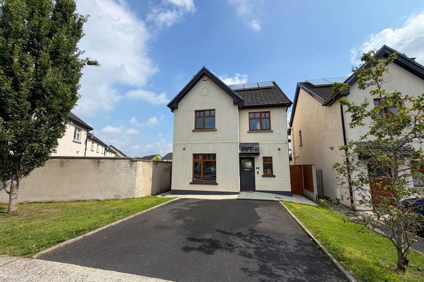 9 The Crescent, Ros Mor, Limerick City, Co. Limerick, V9465N3 — photo 1