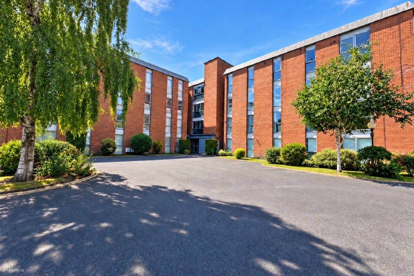 Merrion Court, Ailesbury Road, Sandymount, Dublin 4 — photo 1