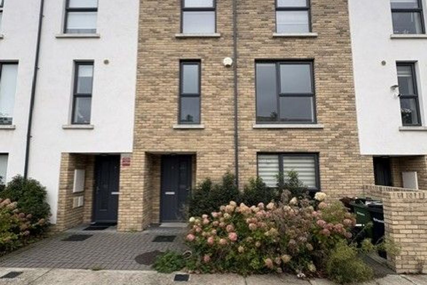 8 Aderrig Park Avenue, Adamstown, Adamstown, Co. Dublin — photo 1