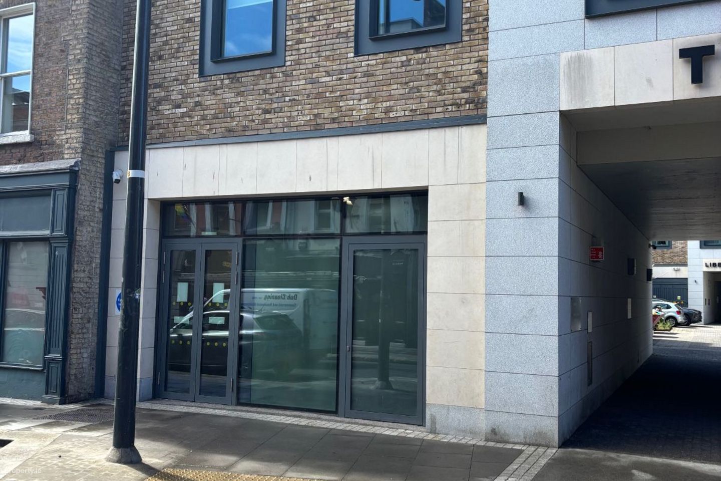 Cafe Unit, Tivoli Staycity Aparthotel, 135 Francis Street, Christchurch, Dublin 8 — photo 1
