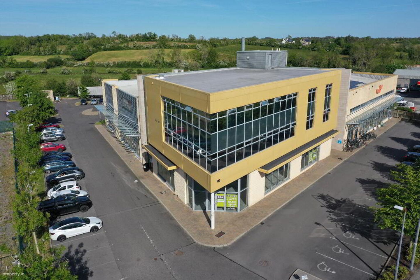Unit 4, Shannonside Retail Park, Dublin Road, Carrick-on-Shannon, Co. Leitrim — photo 1