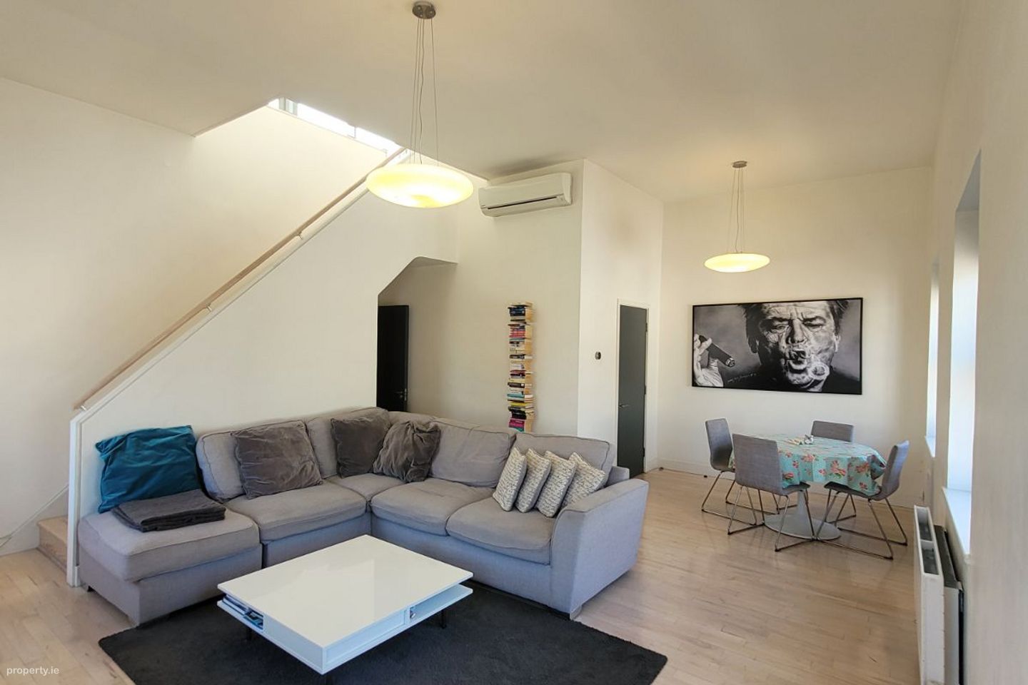 Apartment 1, 30 Essex Street East, Temple Bar, Dublin 2 — photo 1