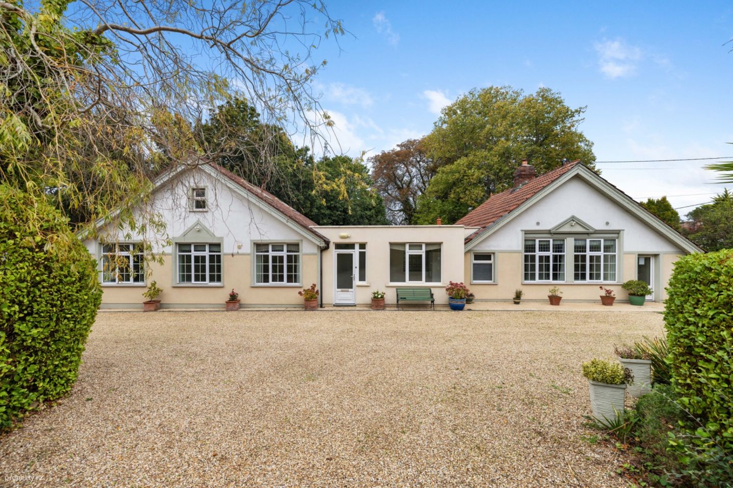 Eversham Lodge, Newtownpark Avenue, Foxrock, Co. Dublin, A94H6Y5 — photo 1