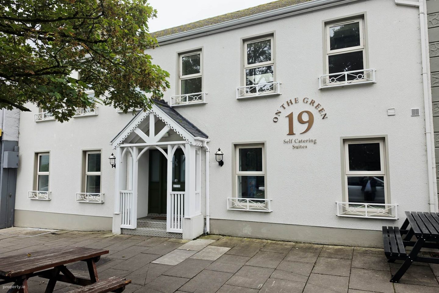 19 On The Green - Cedar Suite, 19 Main Street, Belcoo, Enniskillen, Co. Fermanagh — photo 1