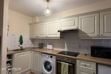 Apartment 7, Friary Close, Cook Street, Christchurch, Dublin 8 — photo 2