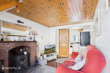 Shine Cottage, Lower Kilmacow, Co. Kilkenny, X91 A2X9 — photo 2