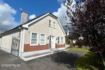 76 Hawthorn Drive, Roscommon, Roscommon Town, Co. Roscommon, F42VH98 — photo 3