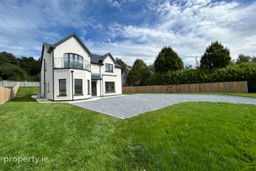 14 Lakeview Heights, Ballina, Co. Tipperary