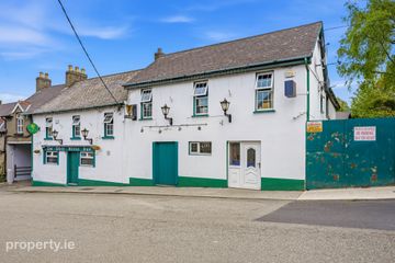 The White House Bar, 99 The Shannon, Enniscorthy, Co. Wexford, Y21FY81