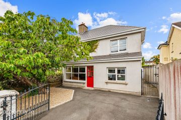 1 Stepaside Villas, Stepaside, Dublin 18, D18 R9Y3