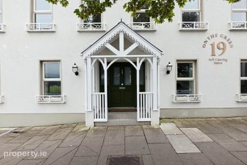 19 On The Green - Oak Suite, 19 Main Street, Belcoo, Enniskillen, Co. Fermanagh — photo 2