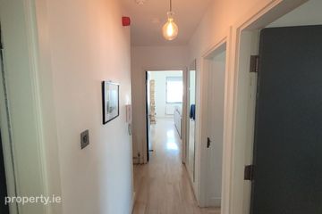 Apartment 1, 30 Essex Street East, Temple Bar, Dublin 2 — photo 3