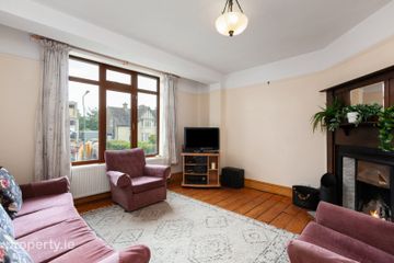 27 Bantry Road, Drumcondra, Dublin 9, D09TR62 — photo 2
