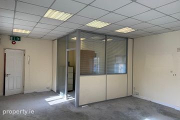 8 The Court, Main Street, Newbridge, Co. Kildare — photo 2