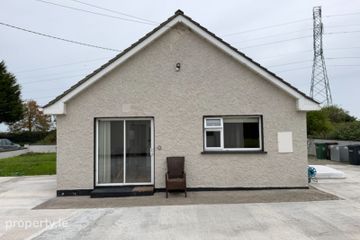 Bungalow at Spricklestown, The Ward, Ballycoolin, Dublin 11 — photo 3