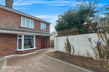 9 Carrig An Oir, Tobarteascain, Ennis, Co Clare, V95 YHY4