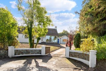 'Hedgerow', The Bungalow, Ballybawn Lower, Kilmacanogue, Killough, Co. Wicklow, A98C952 — photo 3