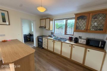 4 Glenvale Court, Clybaun Road, Knocknacarra, Galway City, H91RX3Y — photo 3
