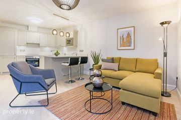 Leona Apartments