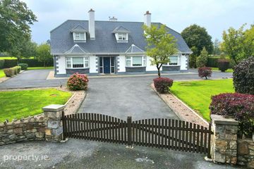 Cloonshanville, Frenchpark, Frenchpark, Co. Roscommon, F45RX92 — photo 3