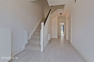 7 The Hall, Scholarstown Wood, Rathfarnham, Dublin 16, D16 V1W0 — photo 2