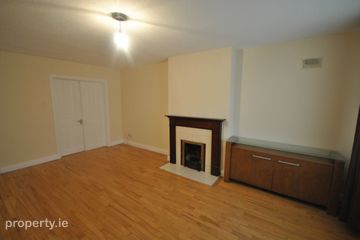 28 Foxborough Downes, Lucan, Co. Dublin — photo 3